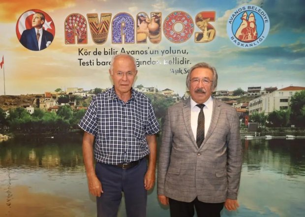 Emekli Vali Lütfi Yiğenoğlu Belediye Başkanımız Mustafa Kenan Sarıtaş'ı makamında ziyaret etti