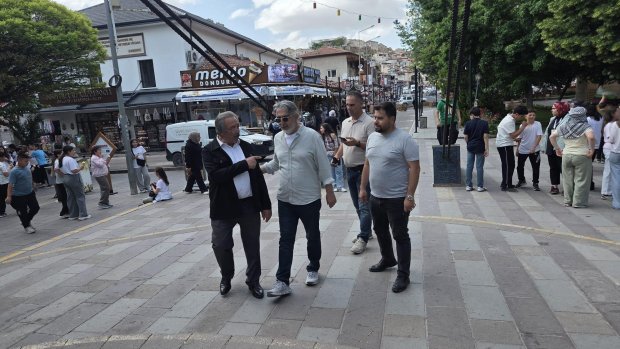 ANAVATAN PARTİSİ ESKİ GENEL BAŞKANI VE GEÇMİŞ DÖNEM BAKANLARIMIZDAN SAYIN ERKAN MUMCU BELEDİYE BAŞKANIMIZI ZİYARET ETTİ