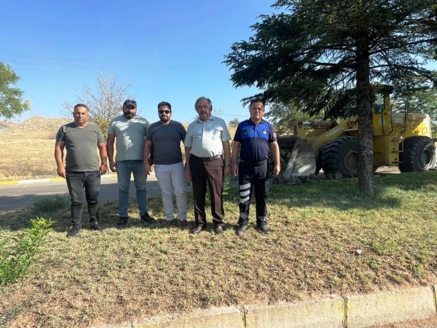 Belediye Başkanımız Sayın Mustafa Kenan Sarıtaş, İnönü Caddesi’nde sıcak asfalt çalışmalarının startını verdi.