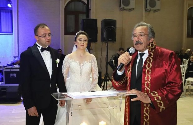 Belediye Başkanımız Mustafa Kenan Sarıtaş, İlk Nikâhını Kıydı.