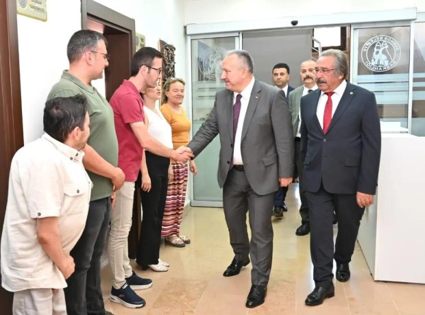 Nevşehir Valisi Sn. Ali Fidan Belediye Başkanımızı ziyaret ederek görevinde başarılar diledi.