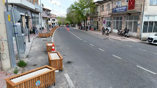 ŞEHİR ESTETİĞİ VE HATALI PARK UYGULAMALARINA YEŞİL DOKUNUŞ, 50 ARAÇLIK YENİ ÜCRETSİZ OTOPARK ALANI HİZMETE SUNULDU