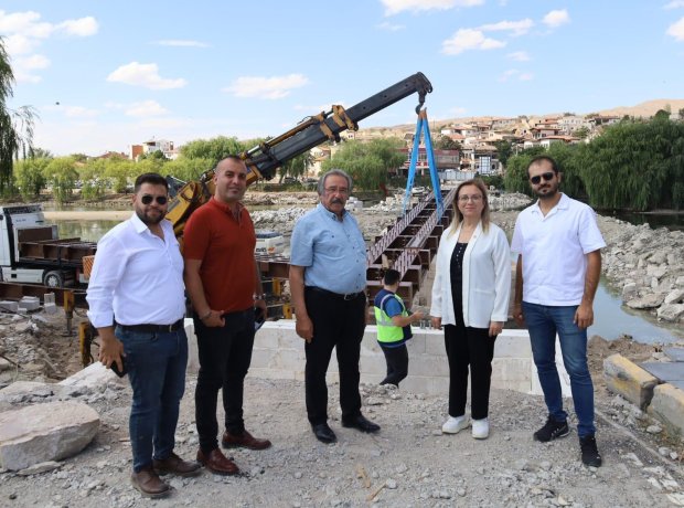 Tarihi Taş Köprü’müze Kavuşmaya Az kaldı! Tarihi Taş Köprü’müzün Çelik Bağlantılarının Montajına Başlandı.