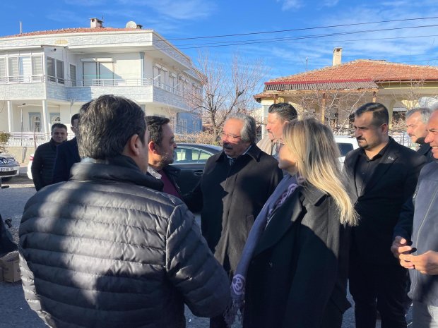 MHP TBMM Grup Başkanvekili ve Nevşehir Milletvekilimiz Sn. Prof. Dr. Filiz Kılıç ve Belediye Başkanımız Sn. Mustafa Kenan Sarıtaş ile birlikte Emekli Polis Mustafa Kenanoğlu’nun Cumhuriyet Mahallesindeki taziye evine ziyarette bulundular.
