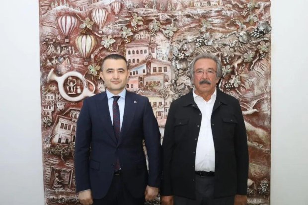 Belediye Başkanımız Avanos Kaymakamı olarak atanan ve bugün ilçemizde görevine başlayan Sayın Osman Bilici’yi makamında ziyaret etti.