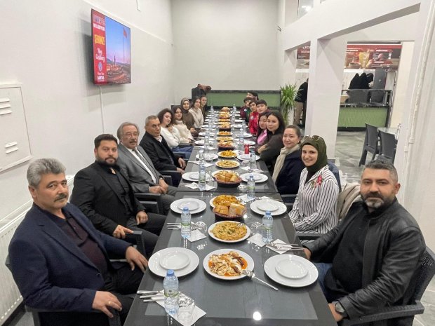 Kazakistan’dan gelen heyet ilçemizde misafir edilerek Avanos’un tarihi, kültürel ve turistik değerleri tanıtıldı.