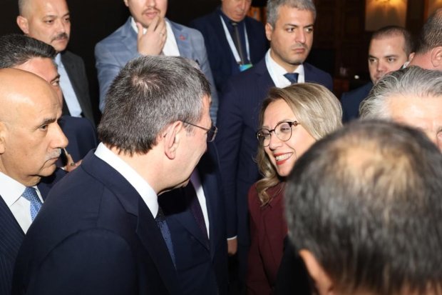 Belediye Başkanımız Sayın Mustafa Kenan Sarıtaş “Uluslararası Jeotermal Yatırımcılar Zirvesi”ne katıldı.