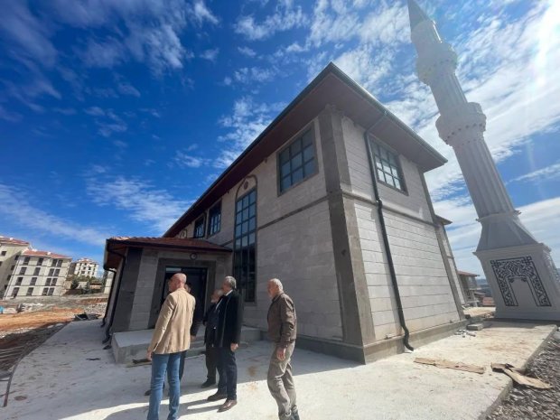 Belediye Başkanımız Sn. Mustafa Kenan Sarıtaş, yapımı tamamlanmak üzere olan Avanos TOKİ Konutları Camii’ni ziyaret ederek incelemelerde bulundu.