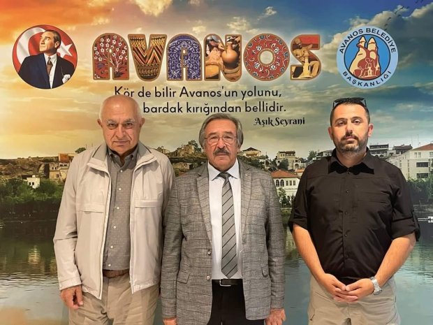 Hemşehrimiz Orçun KARAKAYA ve İbrahim BALLI Belediye Başkanımız Mustafa Kenan SARITAŞ'ı makamında ziyaret ettiler.