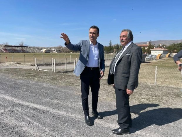 Nevşehir İl Spor ve Gençlik Müdürü Sn. Muhsin Özdemir ve Belediye Başkanımız Sn. Mustafa Kenan Sarıtaş bir araya gelerek, ilçemizde gerçekleştirilmesi planlanan spor yatırımlarıyla ilgili sahada inceleme yaptılar. Yapılan saha çalışmaları ve incelemeler s
