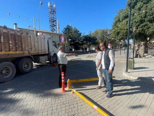 Belediye Başkanımız Sayın Mustafa Kenan Sarıtaş, belediyemize ait iş sahalarında sürdürülen çalışmaları sahada kontrol etti.
