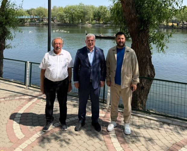 TBMM AK Parti Grup Başkanvekili Sn. Muhammed Emin Akbaşoğlu ve Nevşehir AK Parti Milletvekilimiz Sn. Emre Çalışkan, Belediye Başkanımız Sayın Mustafa Kenan Sarıtaş'ı ziyaret ettiler.