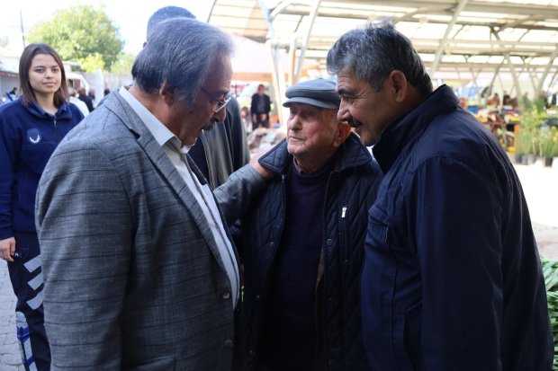 Belediye Başkanımız Sayın Mustafa Kenan Sarıtaş, Cuma günü pazaryerini ziyaret ederek esnaflarımızla ve hemşehrilerimizle tek tek sohbet etti.