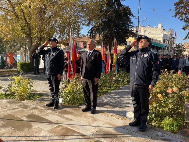 10 Kasım’da Ata’mızı Saygı, Özlem ve Minnetle Andık