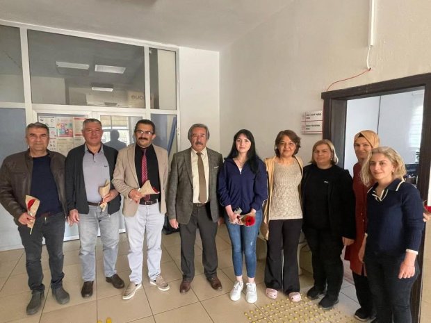 Belediye Başkanımız Sayın Mustafa Kenan Sarıtaş, 14 Mart Tıp Bayramı Dolayısıyla Sağlık Çalışanlarını Ziyaret Etti.