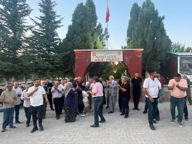 TBMM MHP Grup Başkanvekili ve Nevşehir Milletvekilimiz Sayın Prof. Dr. Filiz Kılıç, Belediye Başkanımız Sayın Mustafa Kenan Sarıtaş, MHP heyeti ile birlikte Karacauşağı Köyü, Kalaba Belediyesi ve Sarılar Köyü’ne ziyarette bulunuldu.