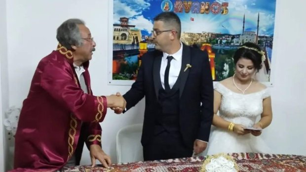 Belediye Başkanımız Mustafa Kenan Sarıtaş, belediye personelleri Yaşar Göçmen ve Buket Balta’nın nikahlarını kıydı.