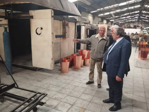 Belediye Başkanımız Sn. Mustafa Kenan Sarıtaş, Boğazlıyan Organize Sanayi Bölgesi'nde faaliyet gösteren Asi Künefe ve Base Metal fabrikalarını ziyaret etti.