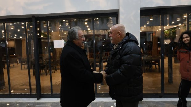 Belediye Başkanımız, Avanos’un yetiştirdiği değerli sinema sanatçısı hemşehrimiz Sayın Dr. Ercan Kesal ile ilçemizde çekimlerine başlanan Kıyıdaki Gölge filminin set ekibini belediyemiz Sosyal Tesislerinde ağırladı.