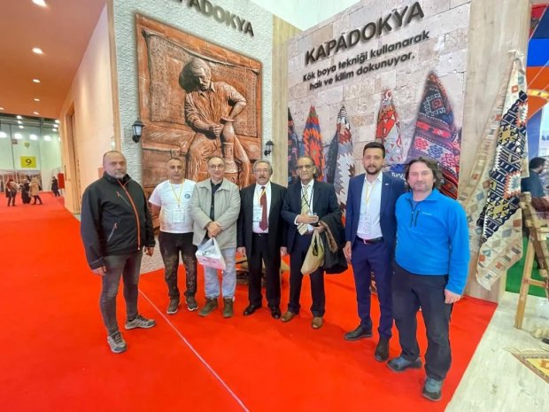 Nevşehir Valimiz Sayın Ali Fidan, EMITT 2025 Turizm Fuarında Avanos Standını Ziyaret Etti.