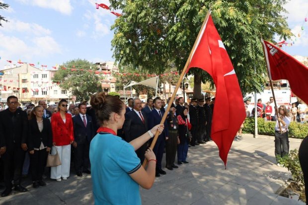 Şanlı tarihimize altın harflerle yazılan 30 Ağustos Zafer Bayramı'nın 103. yıl dönümü ilçemizde coşkuyla kutlandı.