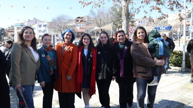 8 MART DÜNYA KADINLAR GÜNÜ KUTLANDI