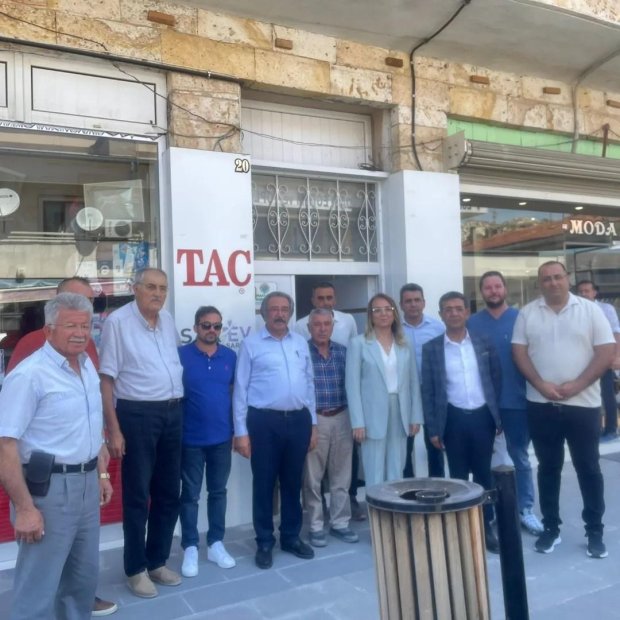 Belediye Başkanımız, Nevşehir Milletvekilimiz TBMM Grup Başkan Vekili Filiz Kılıç ile birlikte Ürgüp Ziraat Odası Başkanı Mustafa Korkmaz’ı ziyaret ettiler.