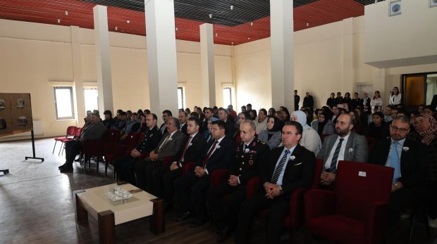 18 Mart Şehitleri Anma Günü ve Çanakkale Deniz Zaferi anma programı düzenlendi.
