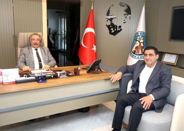 Tatlarin Belediye Başkanı Sn. Ercan Selvi, Belediye Başkanımız Sn. Mustafa Kenan Sarıtaş’ı makamında ziyaret etti