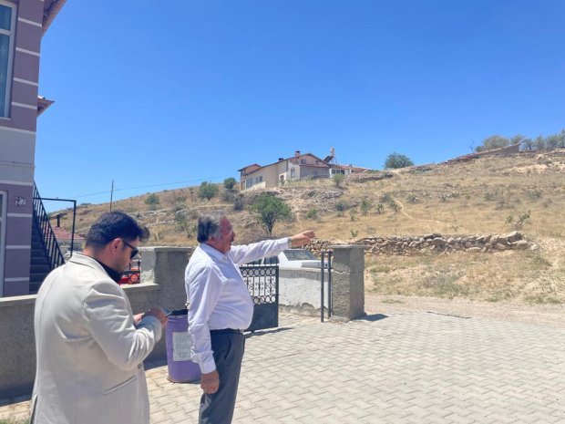 Belediye Başkanımız Sayın Mustafa Kenan Sarıtaş, belediyemiz tarafından ilçemiz genelinde yürütülen altyapı ve çevre düzenleme çalışmalarını sahada yerinde inceledi.