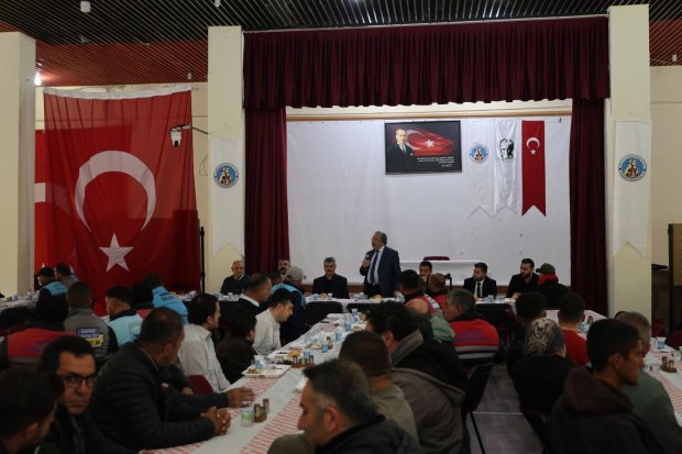 BELEDİYEMİZ PERSONELİ ÖĞLE YEMEĞİNDE BİR ARAYA GELDİ
