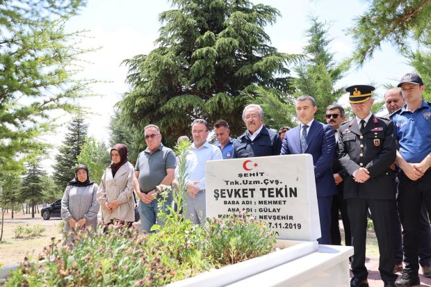 15 TEMMUZ DEMOKRASİ VE MİLLÎ BİRLİK GÜNÜ'NDE AZİZ ŞEHİTLERİMİZ DUALARLA YÂD EDİLDİ