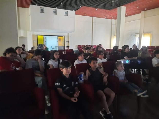 “Aya Sihirli Yolculuk'' isimli animasyon sinema filmi gösterime sunuldu.
