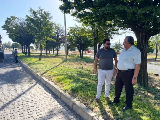 Belediye Başkanımız Sayın Mustafa Kenan Sarıtaş, İnönü Caddesi’nde sıcak asfalt çalışmalarının startını verdi.
