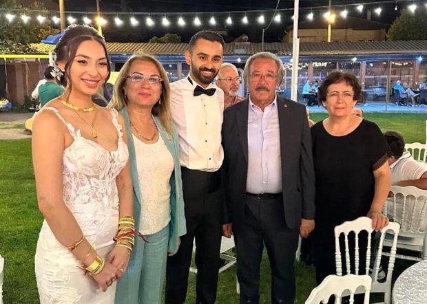 Belediye Başkanımız Mustafa Kenan Sarıtaş ve MHP Nevşehir Milletvekilimiz Grup Başkanvekili Prof. Dr. Filiz Kılıç genç çiftin nikah merasimine katıldılar.
