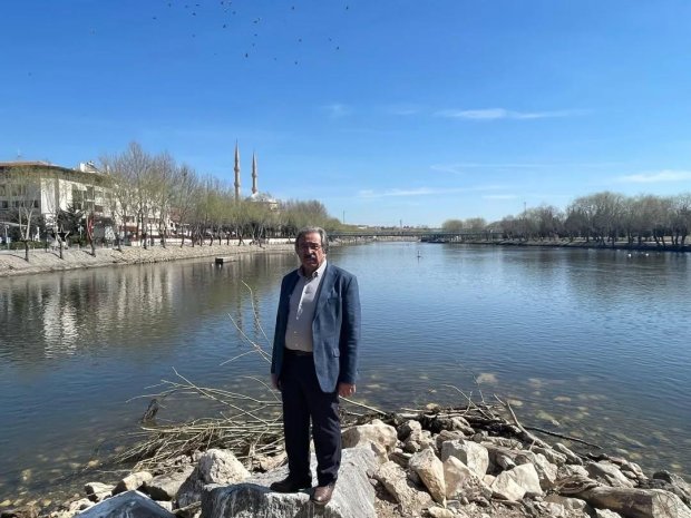 Kazların kuluçka dönemi öncesinde ada da temizlik ve yuva yapım çalışmaları başlatıldı