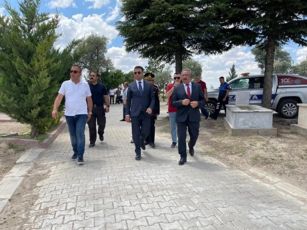 15 Temmuz Demokrasi ve Milli Birlik Günü anma programı kapsamında şehitlik ziyareti gerçekleştirildi.