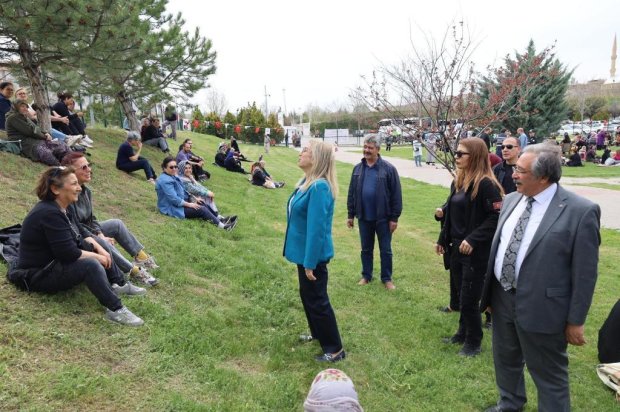 Hıdırellez Şenliği, belediyemizin organizasyonuyla yoğun ilgi ve katılımla coşkulu bir şekilde gerçekleştirildi.