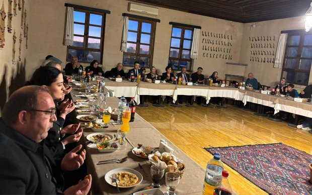 ŞEHİT YAKINLARI VE GAZİLER ONURUNA İFTAR PROGRAMI DÜZENLENDİ