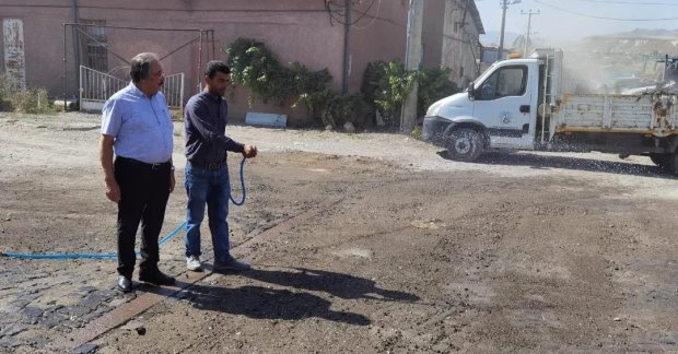 Destek Hizmetleri Müdürlüğüne bağlı ekiplerimiz, ilçemiz Sanayi Bölgesinde iş makineleri ile yol, kaldırım, çöp ve sanayi atığı temizliği gerçekleştirdiler.