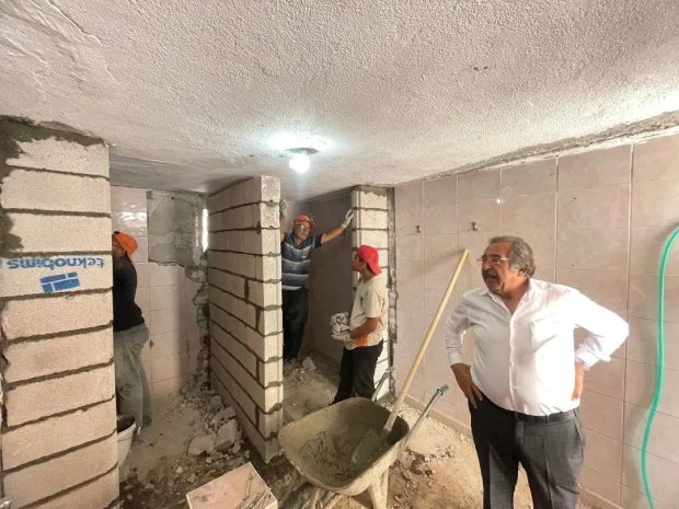 Belediye Başkanımız Mustafa Kenan Sarıtaş Yukarı Mahalle Yeşilbaş Cami tuvaletinde devam eden tadilat çalışmalarını yerinde inceledi.