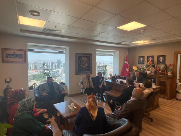 Belediye Başkanımız Sayın Mustafa Kenan Sarıtaş, Milliyetçi Hareket Partisi Nevşehir heyeti ile birlikte, Milliyetçi Hareket Partisi Genel Başkan Yardımcısı ve Ankara Milletvekili Sayın Yaşar Yıldırım Beyefendiye ziyarette bulundu.