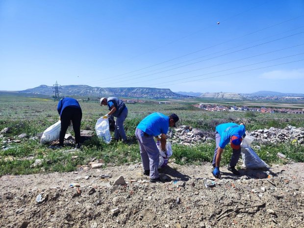 Belediye Başkanımız Hafriyat Alanı Mevkiindeki Saha Temizlik Çalışmalarına İştirak Etti
