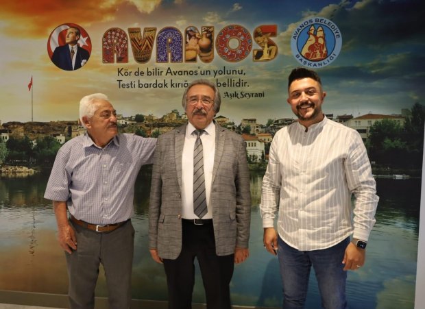 Sarılar köyünden Ali Kılıç ve Samet Özdoğan Belediye Başkanımız Mustafa Kenan Sarıtaş'ı makamında ziyaret ettiler.