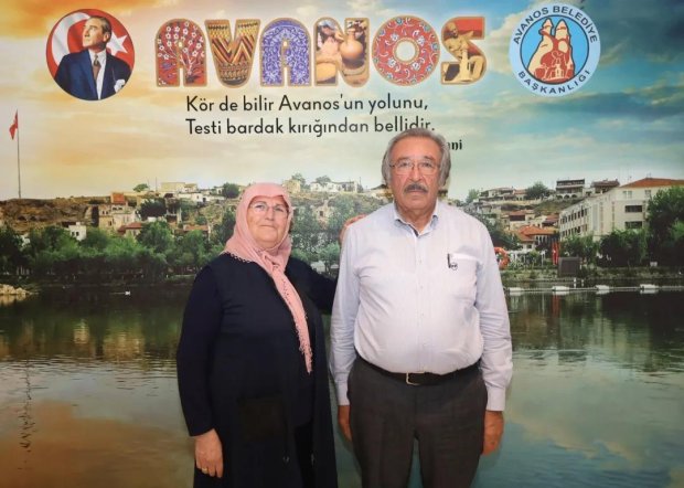 İlçemizin değerli büyüğü Latife Başer, Belediye Başkanımız Mustafa Kenan Sarıtaş'ı makamında ziyaret etti.