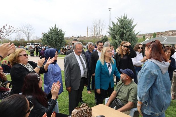 Hıdırellez Şenliği, belediyemizin organizasyonuyla yoğun ilgi ve katılımla coşkulu bir şekilde gerçekleştirildi.