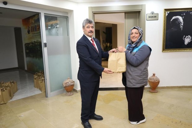 BELEDİYEMİZDE BAYRAM SEVİNCİ PAYLAŞILDI