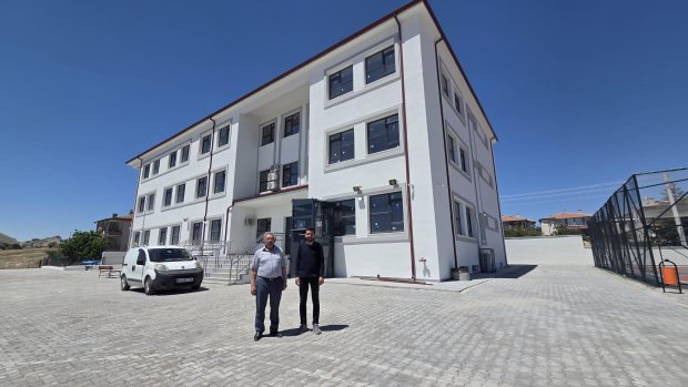 16 DERSLİKLİ YENİ KIZ MESLEKİ VE TEKNİK ANADOLU LİSEMİZ