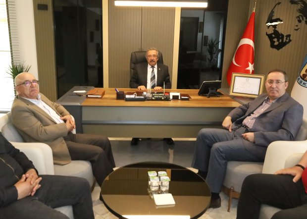 Eski Başkan Dr. Mustafa Körükcü Başkanımız Sn. Mustafa Kenan Sarıtaş’ı Ziyaret Etti.