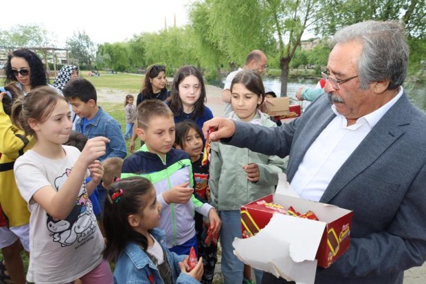 Kapadokya At ve Atçılık Kültür Festivali kapsamında çocuklara yönelik Pony Clup midilli atlarıyla ata binme deneyim etkinliği gerçekleştirildi.